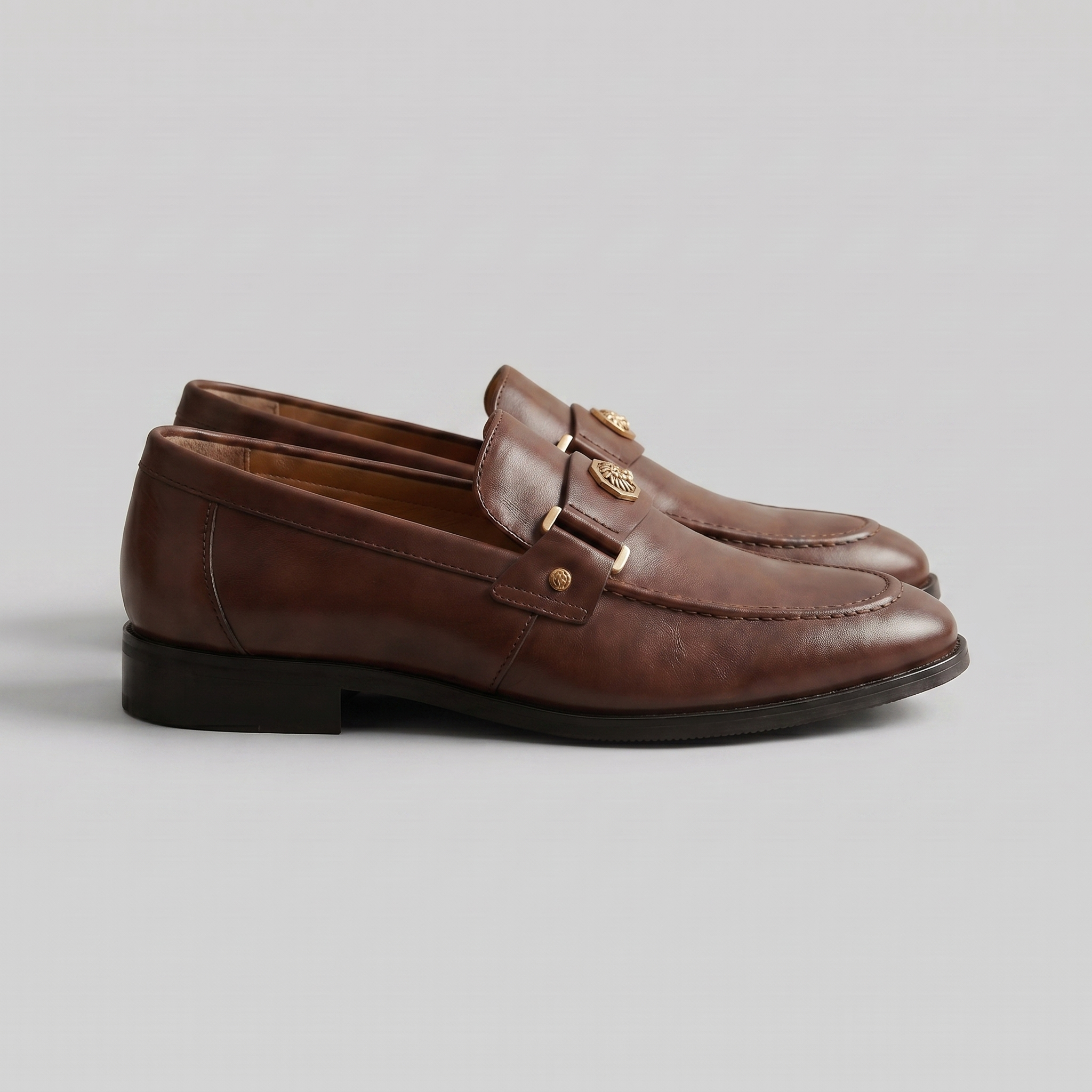 Men's Leather Medallion Detail Smart Formal Loafers