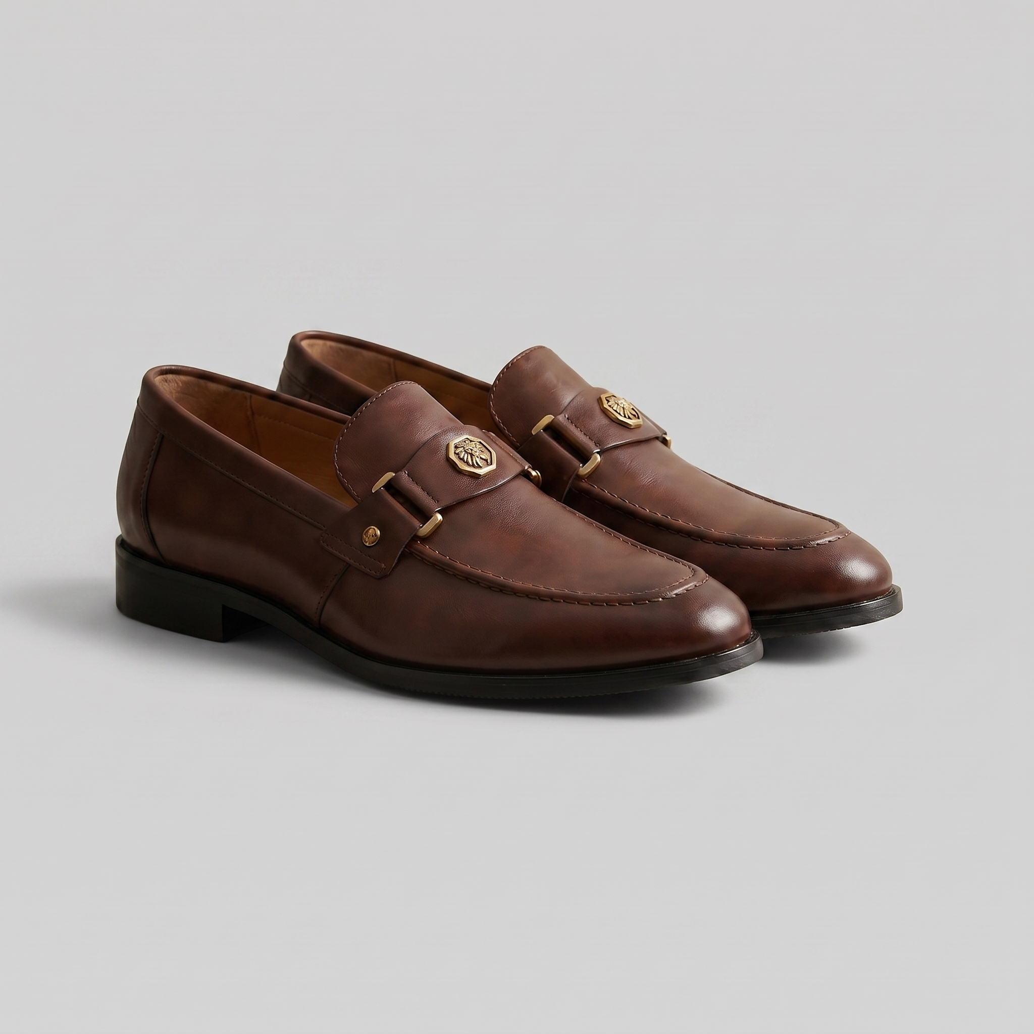 Men's Leather Medallion Detail Smart Formal Loafers