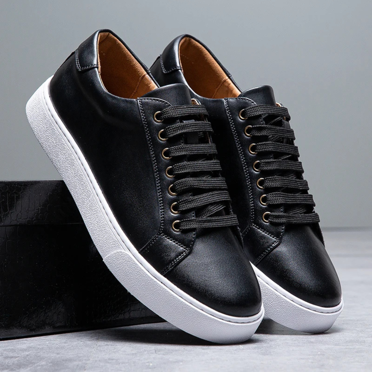 Meadowlark Men’s Classic Low-Top Casual Lace-Up Sneakers