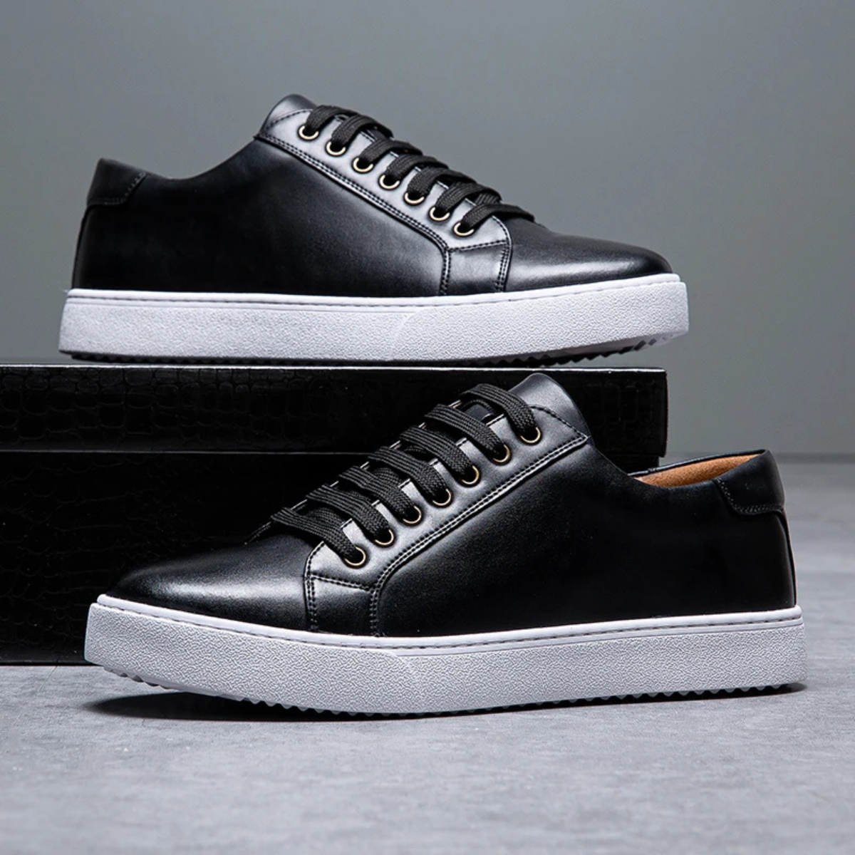 Meadowlark Men’s Classic Low-Top Casual Lace-Up Sneakers