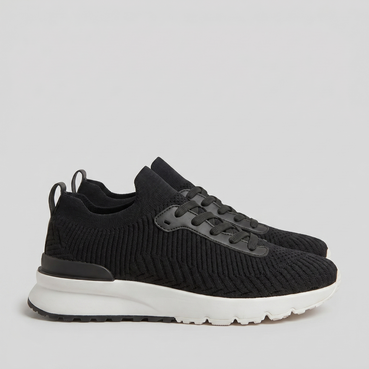 Men's Knit Upper Lace Up Low Top Casual Trainers