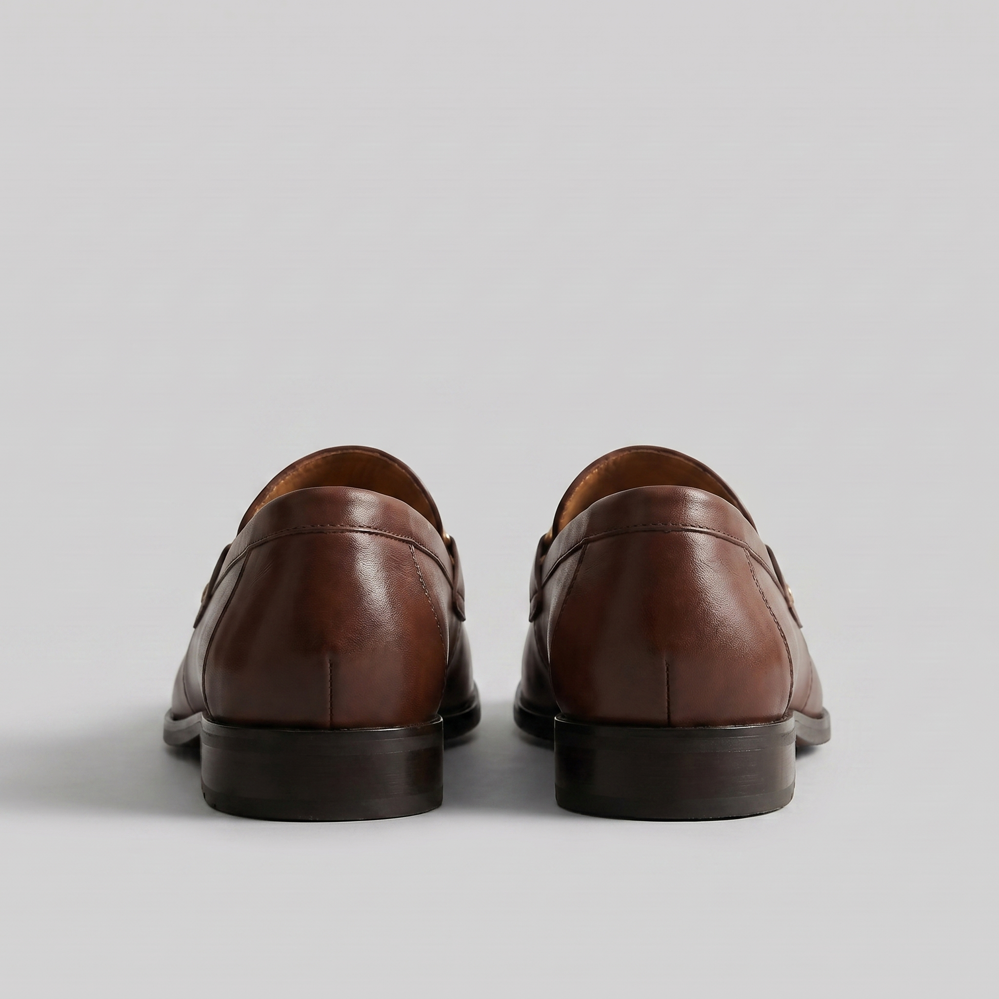 Men's Leather Medallion Detail Smart Formal Loafers