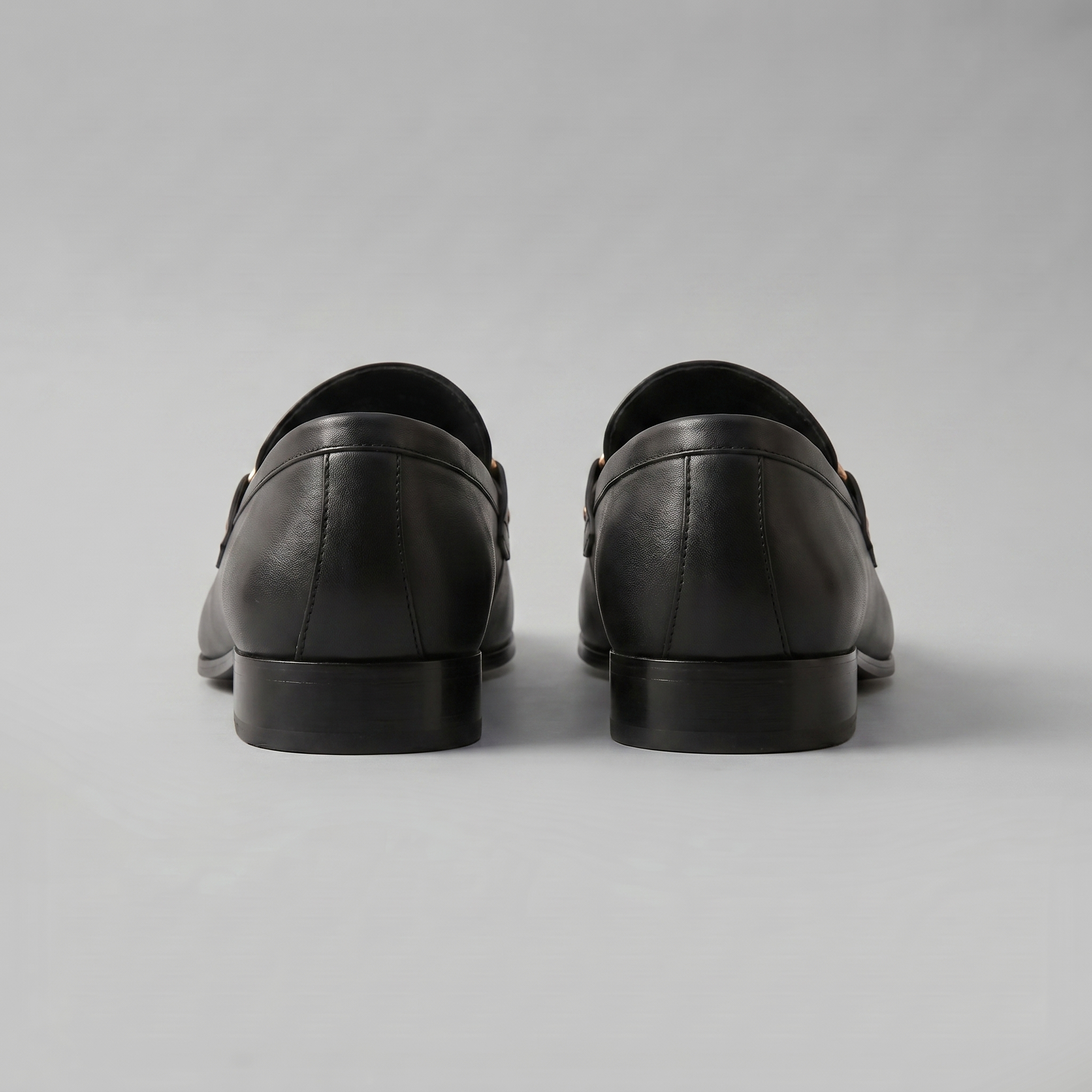 Men's Leather Medallion Detail Smart Formal Loafers